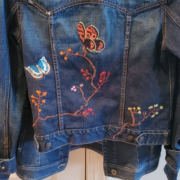 GAP JEAN JACKET EMBROIDERED AND CUSTOM DESIGNED WITH RHINESTONES SIZE M - Picture 12 of 16